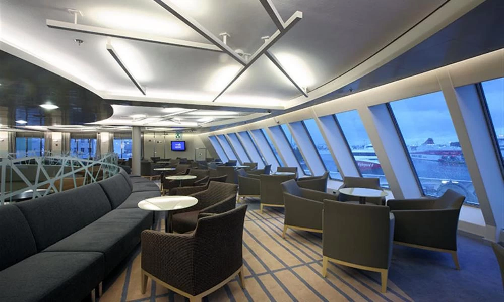 Επιστρέφει Πειραιά το Blue Star Delos μετά από επιβεβαιωμένο κρούσμα